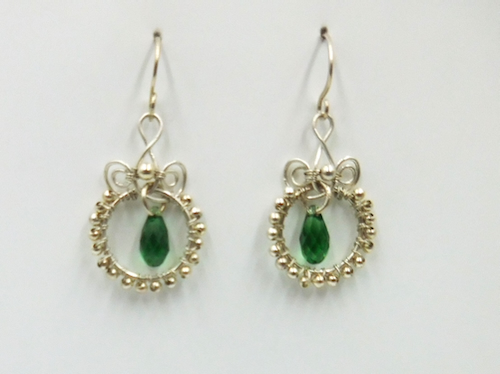 Click to view detail for DKC-2057 Earrings, Silver Circles with Green Swarovski Crystals $76